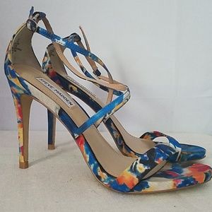 Steve Madden Strappy Sandals Size 8.5M